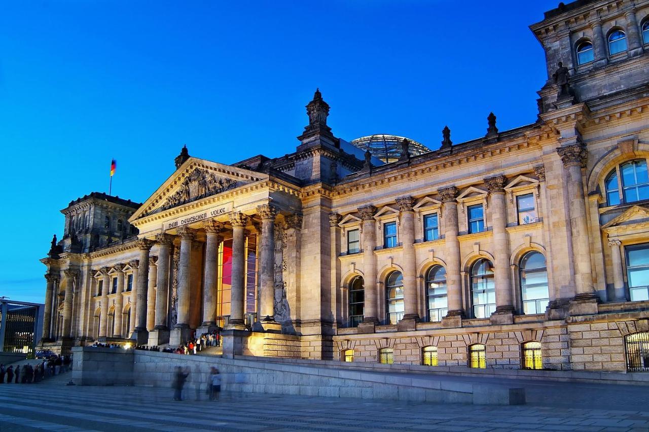 Romantic Style Apartment Berlin Alexanderplatz Exterior photo